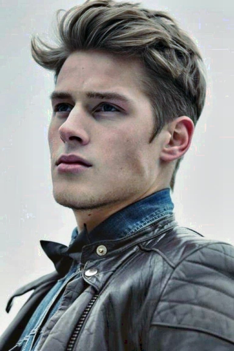 Amazing Hairstyles For Round Faces Men That Had Gone Way Too Far inside Medium Haircut For Round Face Male