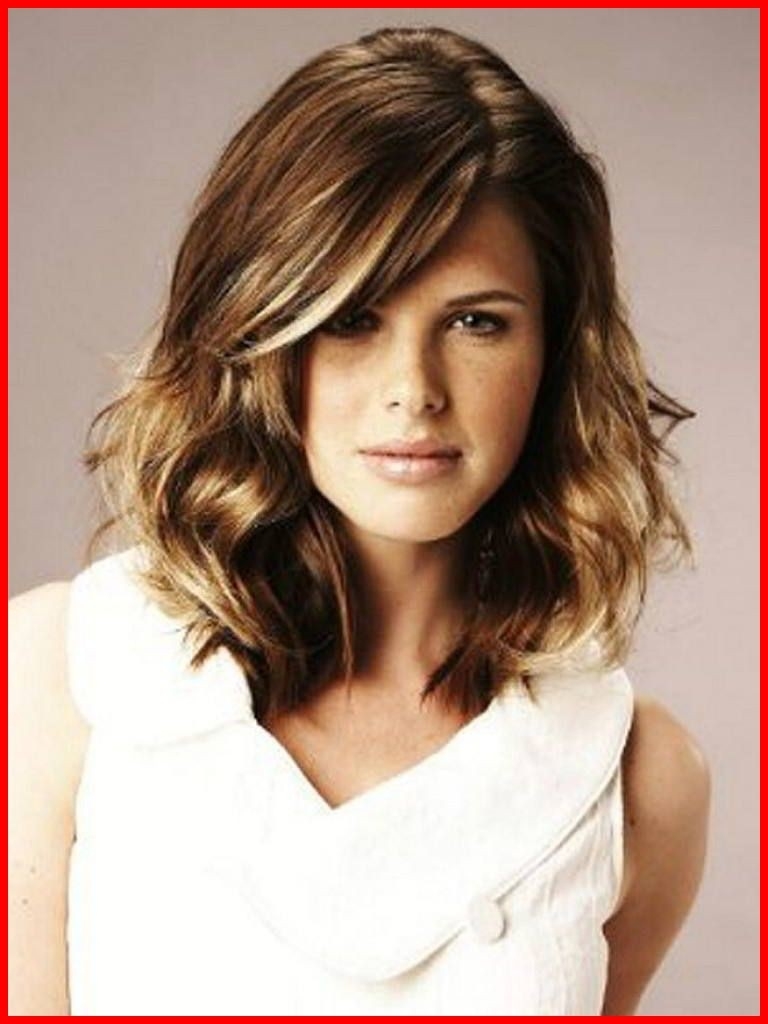 Short Haircuts For Curly Hair And Oval Face Gallery - Zalaces inside Haircut For Oval Face And Wavy Hair