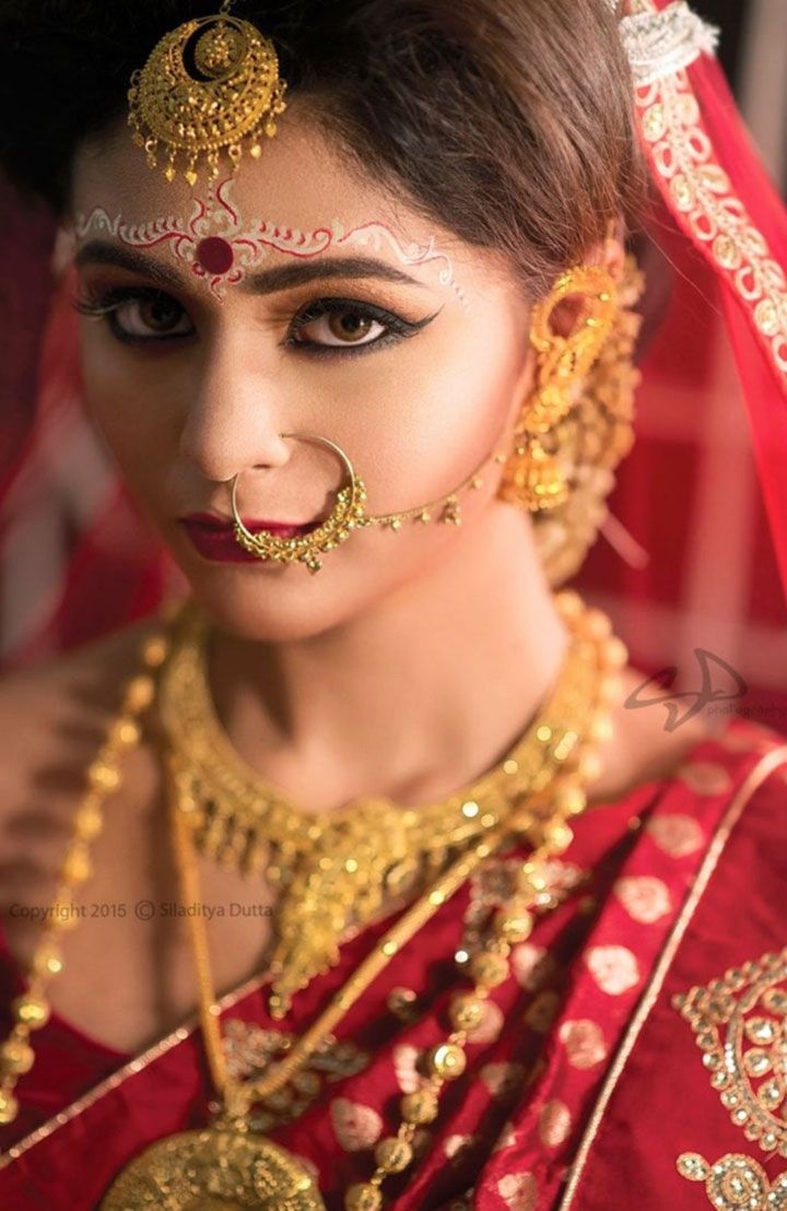 Bengali Bridal Makeup With 10 Amazing Pics And Videos | Weddings in Bengali Bridal Makeup Photo Gallery