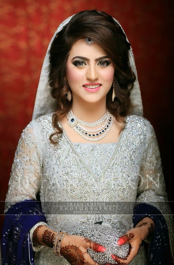 Best Pakistani Bridal Hairstyles 2019 For Wedding - Styleglow inside Asian Bridal Hairstyles 2017