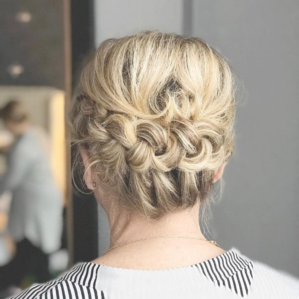 Mother Of The Bride Hairstyles: 26 Elegant Looks For 2019 in Asian Mother Of The Bride Hairstyles