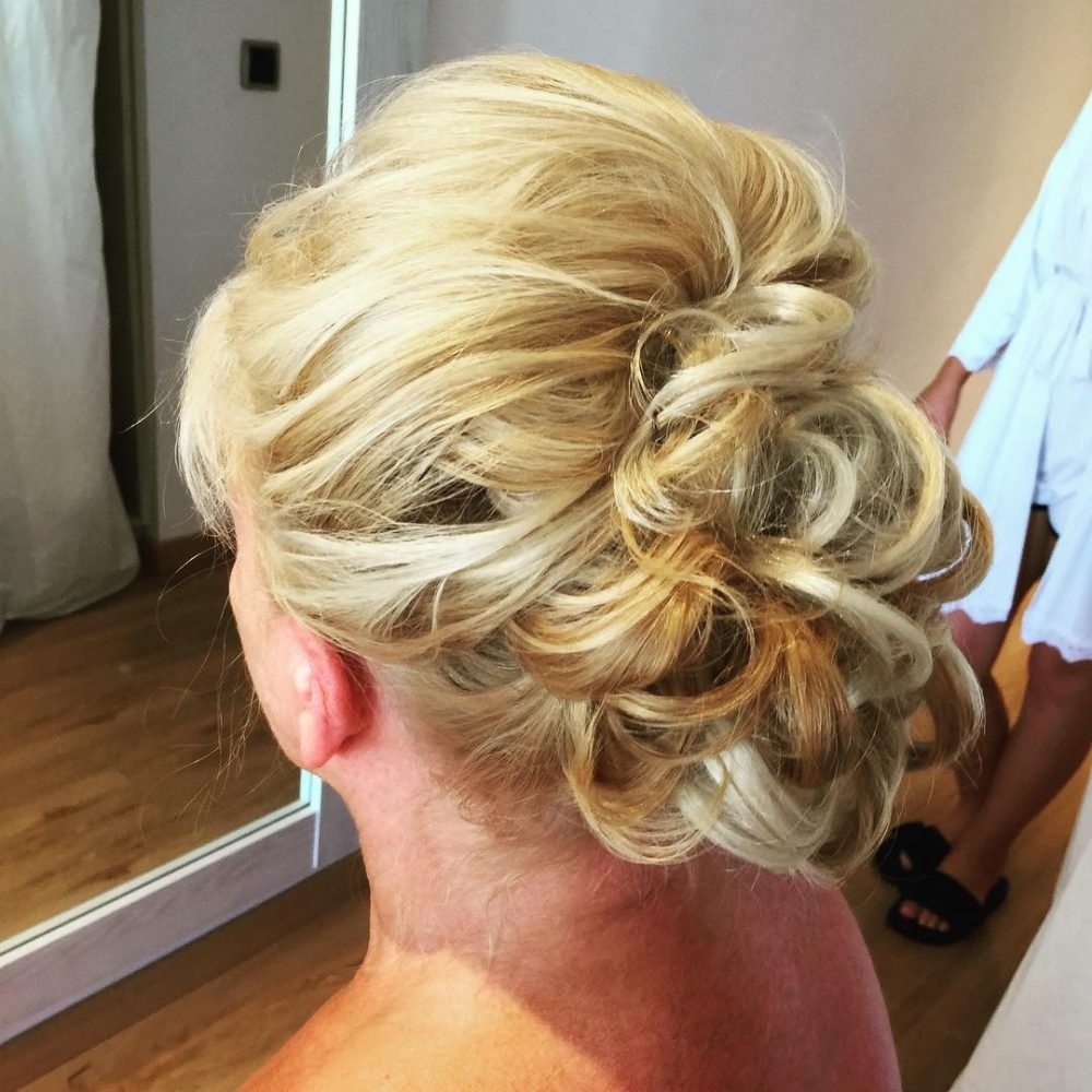 Mother Of The Bride Hairstyles: 26 Elegant Looks For 2019 with regard to Top-drawer Asian Mother Of The Bride Hairstyles