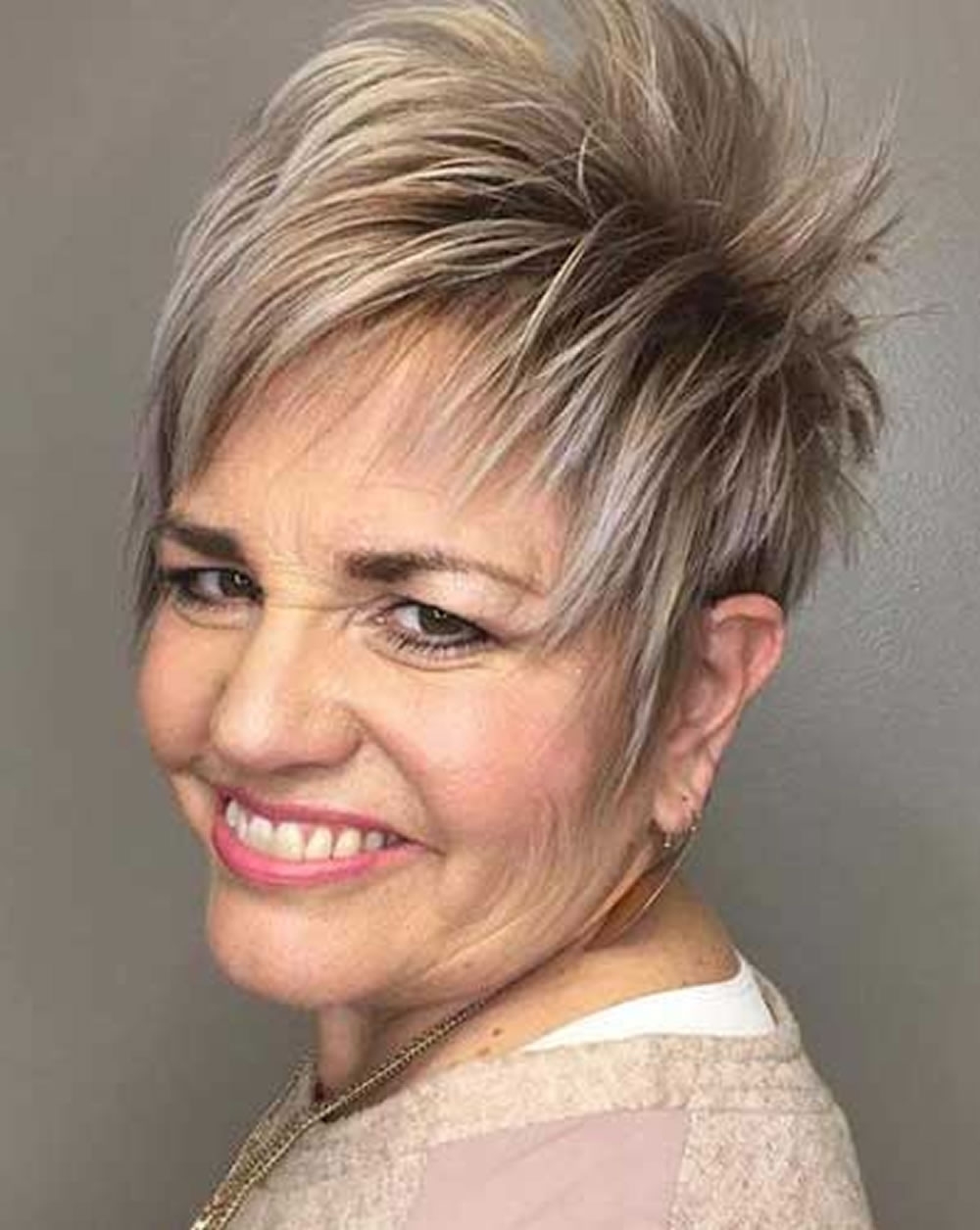 30 Hairstyles for short hair woman over 50 for Round Face
