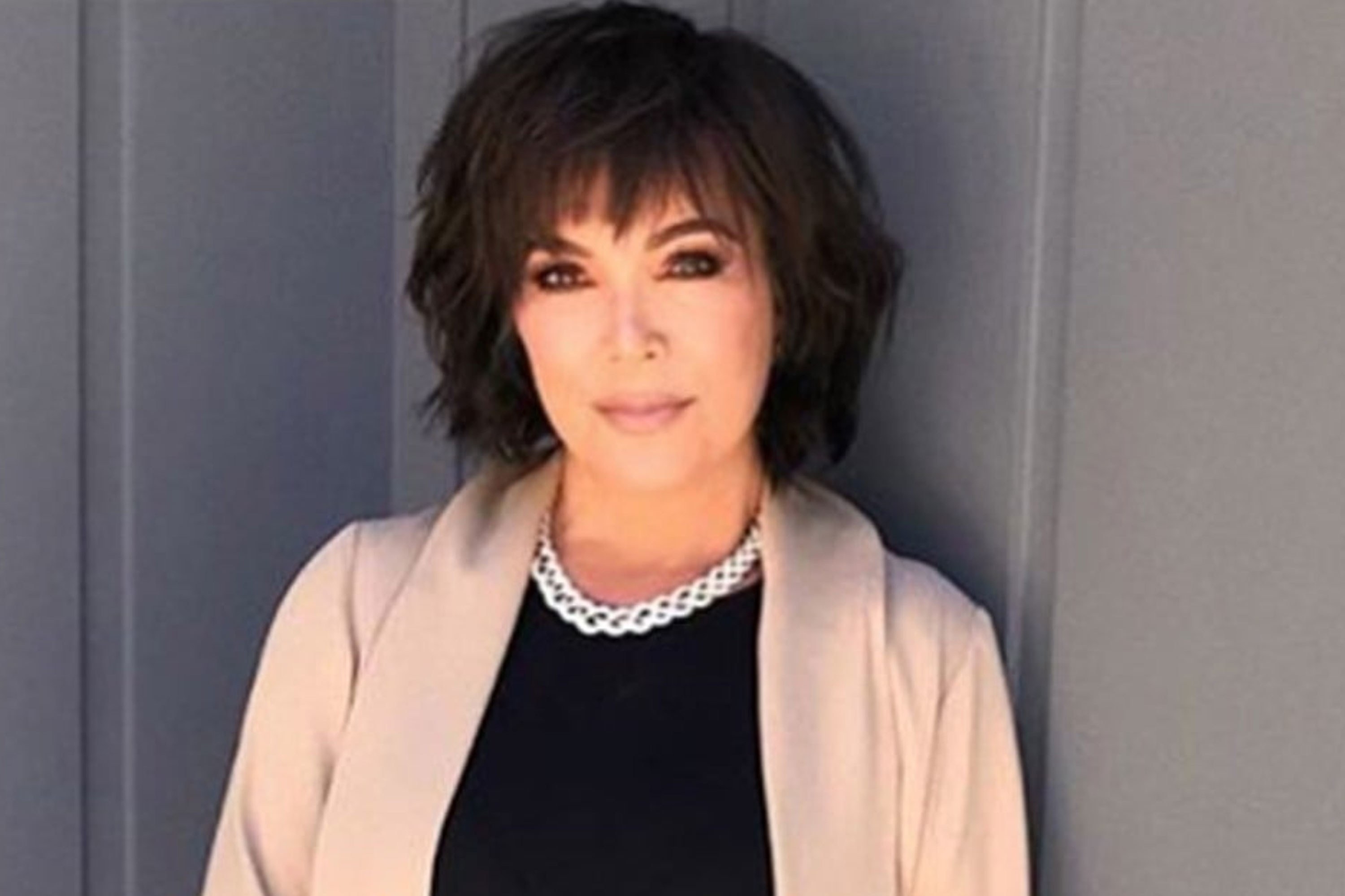 Pictures Of Kris Jenner Hairstyles Wavy Haircut 