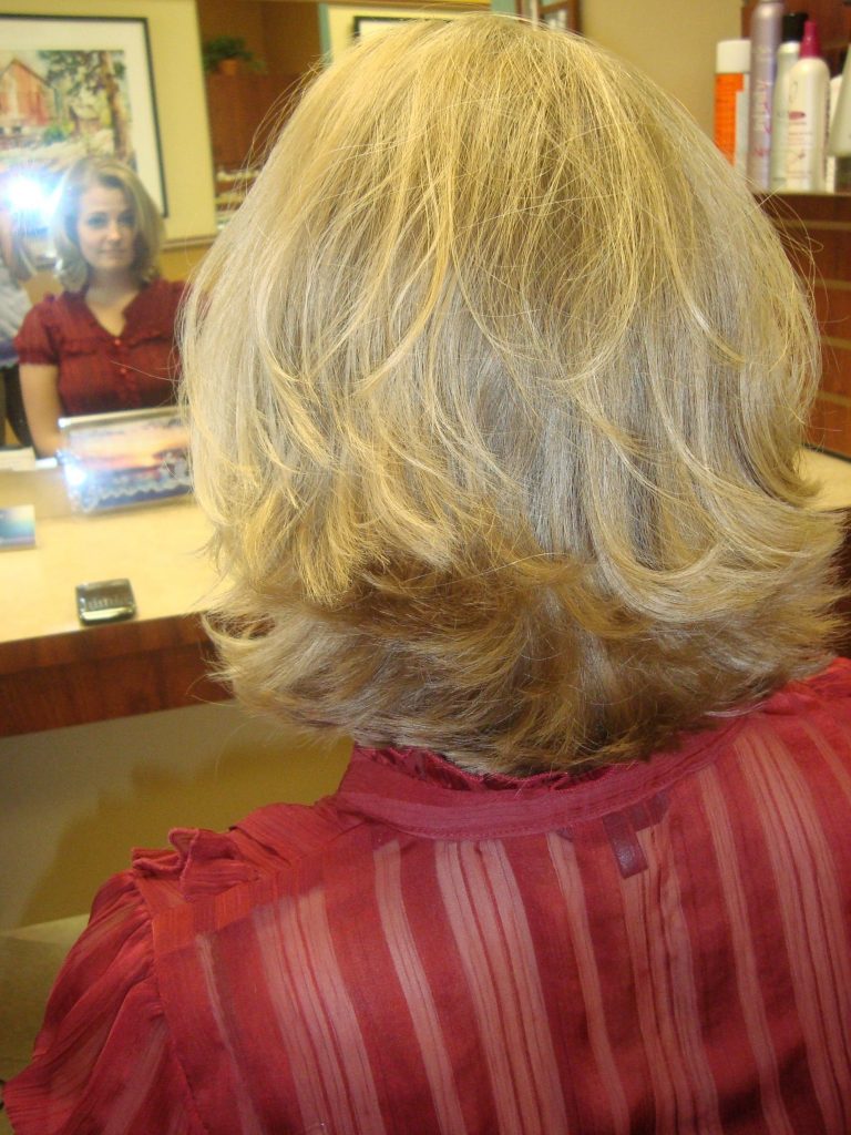 Pictures Of Short Flipped Hairstyle - Wavy Haircut